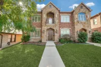 NEW! Charming Retreat Near Dickie's Arena – Cozy & Stylish Fort Worth Getaway Hotels in Fort Worth Cultural District