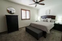 Spacious Mountain Home- w/ game room- 5 min from downtown