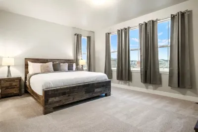 Brand New Home Near Airport!