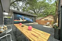 Space Cowboy: Modern Tiny House in East Austin