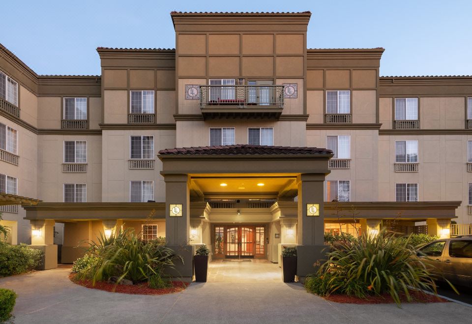 Larkspur Landing Extended Stay Suites Renton