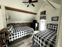 Peaceful & Serene  🦌 Cozy Hillside Cabin  ☀️ Koi Pond 🐸 Pet Friendly 🐕