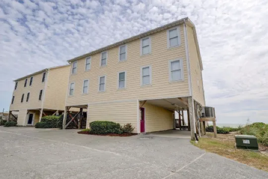 Paradise Found! Fabulous, Flexible, Beach Front Luxury! Hot Tub, Best Location!