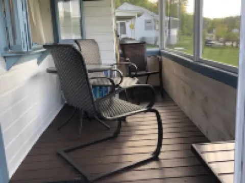 Cottage steps away from Newfound Lake. Relax and enjoy the view. Hotels in Bristol