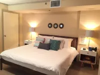 5 minutes from Zoo, Museums, conventions Thunder basketball in Midtown Landmark