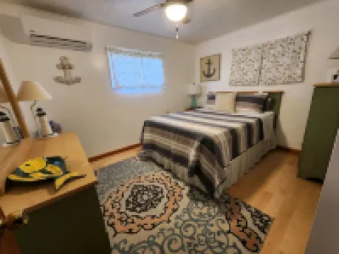 Clam Lake Waterfront Cottage