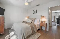 Closest Stay to Downtown Mt Dora - Renovated - Walk Everywhere - 5-Star Reviews