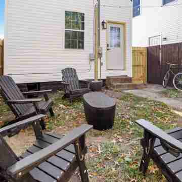 Uptown Haven: Stylish Stay Near Downtown with Bikes and Firepit near Downtown Hotel Exterior