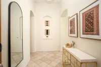 NEW Baja Salt Pool/Spa on the golf course! 5 min to festivals!