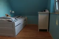 New holiday home by the forest. Baltic Sea in 2 minutes. Achterwasserblick. Hotel a Loddin