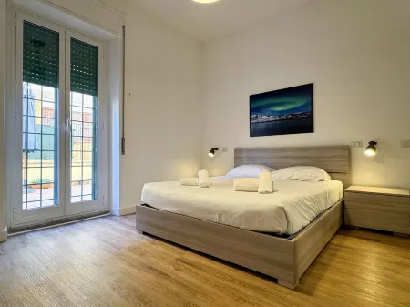 JHHIT - Tuscolana Suite 03 with Terrace Отели рядом с достопримечательностью «Римский университет Тор Вергата»