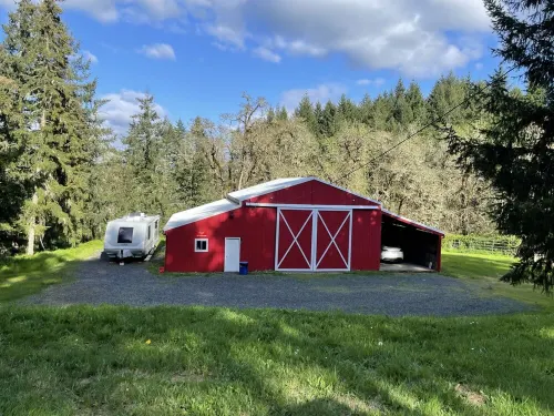 Secluded property on 14 forested acres, 18 minutes to U of O