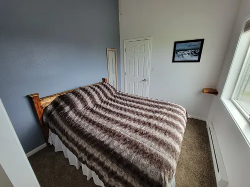Perfect Fisherman's Cabin with Ocean Views and Central Location on the Kenai Pen