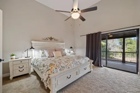 4 Bedrooms, Sleeps 16, Hot Tub, Games, Tesla Charger, Smart TV's,  MORE!