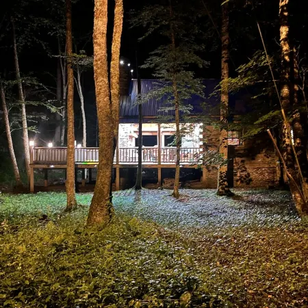 Private creek cabin with hot tub nestled in the foothills of Cheat mountain