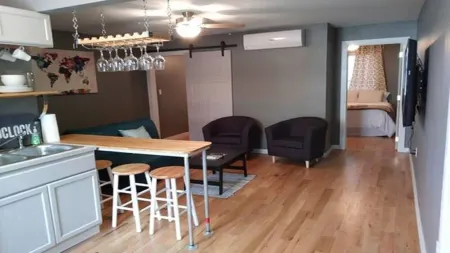 Wine Alley West Suite