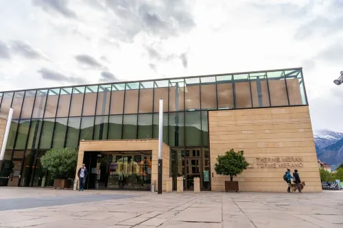 Merano center penthouse with terrace, garage, bike room and infrared sauna.