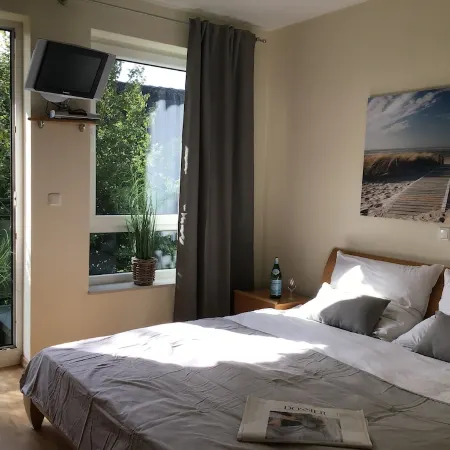 Exclusive beachfront apartment - 4 people - balcony overlooking the lake - parking