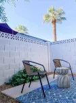 Arcadia Condo with a Pool! Perfect Location! Hotels in 