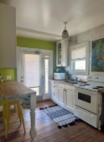 Cute & Artsy Condo 1mi from Crystal lake, & 7mi from Frankfort