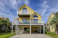 "Always Sunny" Beautifully Remodeled Home, Quick Walk to Beach