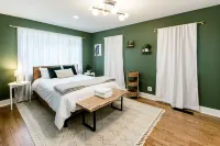 Welcome to "The Spot" Southland/6 Miles to Keeneland! Hotels near Malibu Jack's Lexington