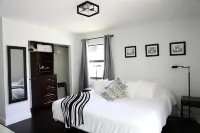 Edgy Modern house with Heated Salt Water Pool