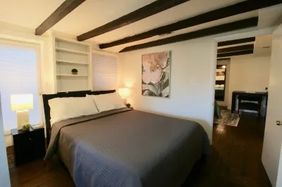 Capitol Hill Historic Home – 3 Bedrooms, 3 Full Baths – Great Location! Hotels in Capitol Hill