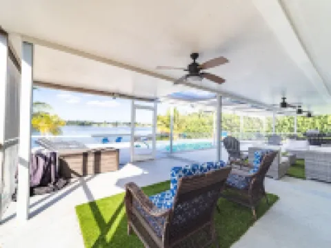 4BR/3BA Miami Welcoming Waterfront Wonder w/ Pool! Hotels in Ojus