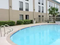 Spark by Hilton Lafayette - Pools