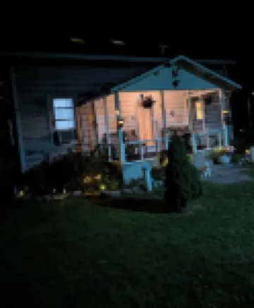 Cozy cottage by the river in Catskill Hotels in Livingston Manor