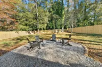Cozy Decatur Home with Indoor Fireplace & Firepit - Wifi