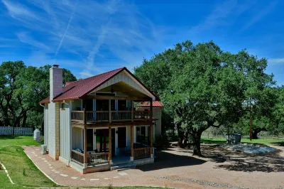 Terrific getaway to the peaceful countryside. Hotels near Enchanted Rock State Natural Area