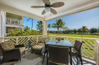 Lovely 2nd Floor Unit On Golf Course, Easy walk to Beach, Restaurants, Shopping