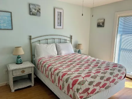 Ask about Spring break specials!   Golf cart, access to semi private beach 30a Отели в г. Саннисайд