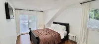 Modern cottage w/sauna, fire pit, outdoor dining, pool table, & sunroom - 5 звезд
