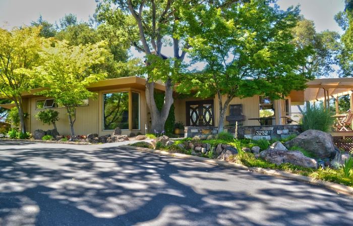 Special Pricing for a Private Estate, Immaculate  One of a Kind ' Atmosphere