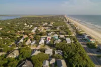 Driftwood Retreat-Brand New 4 Bedroom Pool Home