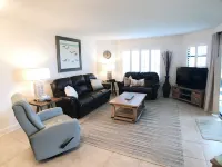 Colony Reef 1408, Clean,updated 3BR/2BA Ocean view Condo w/Private WiFi.