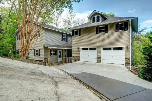 Lakefront Home in Gated Bear Paw with private Dock and Starlink Internet