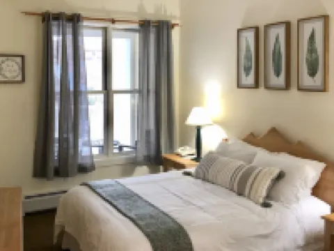 Stratton 1 Bedroom Long Trail Condo, Walk to Village and Lifts Hotels in Stratton Mountain