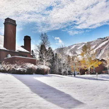 "The Most Beautiful Condo at Three Kings"