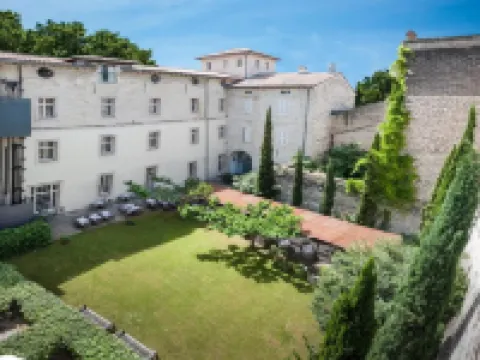 Hôtel Cloitre Saint Louis Avignon アヴィニョンのホテル