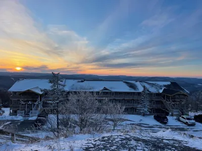 Magnificent Views from the Top-Floor Summit Condo - Great for Families! Hotels in 