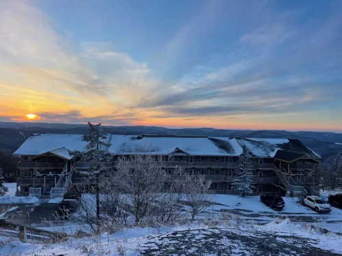Magnificent Views from the Top-Floor Summit Condo - Great for Families!