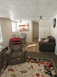 Remodeled pet friendly private home with a/c and wifi