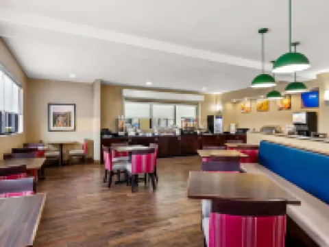 コンフォート スイーツ サレム - ロアノケ I-81 セーレムのホテル