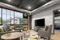 Historic Newark Station- 10% off Earthworks Cafe