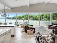 Escape to a Luxury Lakehouse Retreat- Chefs Indoor Outdoor Kitchen Hot Tub Steam 新費爾菲爾德酒店