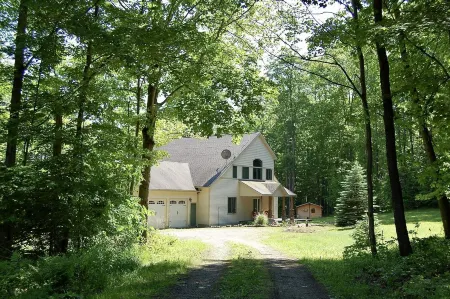 Hilltop Haven - ENJOY EVL!